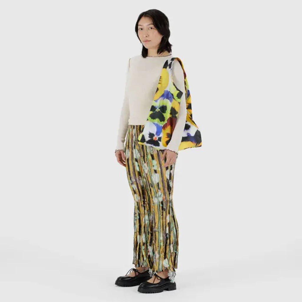 Standard Baggu in Pansy floral print by Julia Heuer, on model's shoulder.