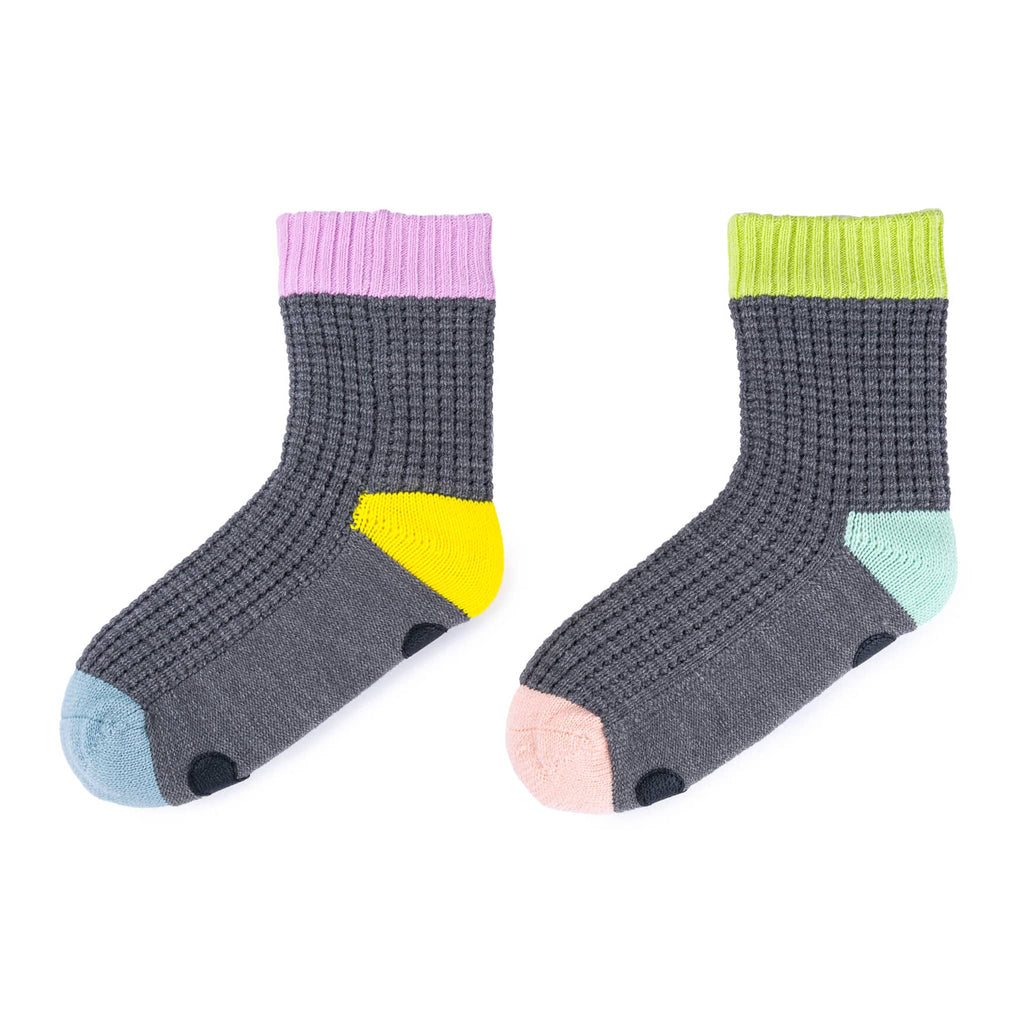 Verloop Spot Gray Waffle Knit Soft Acrylic House Socks, pair shown side by side.