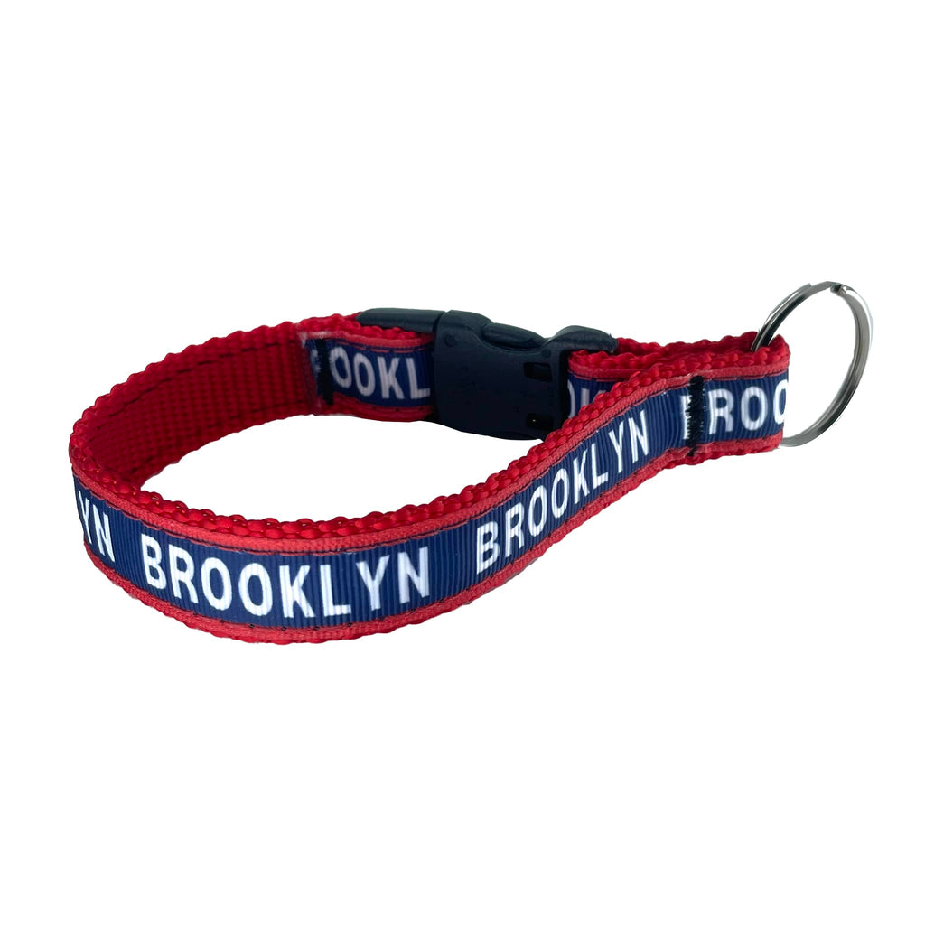 Yellow Snow Dog Gear Brooklyn Clip Key Ring in Red.